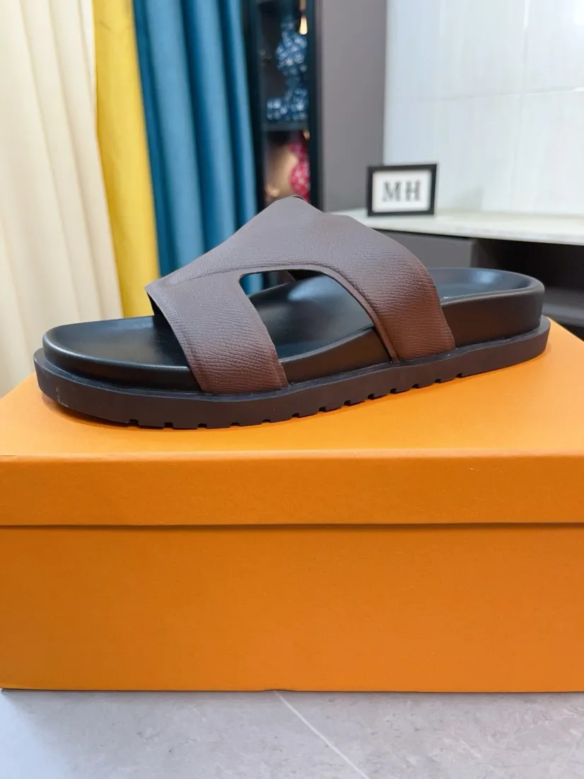Men's shoes💰300🌹🌹【LV】Multi-color new men's slippers, original top quality version, original special cowhide cross pattern➕sheepskin inside and side, non-slip combined sole, more stable walking, more comfortable and lightweight, high-end and generous, size: 38~44